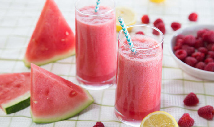 Смузи из арбуза и малины