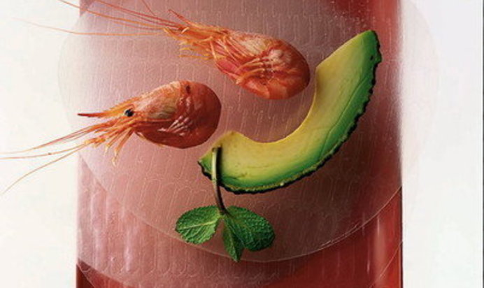 Весенние роллы с креветками и авокадо