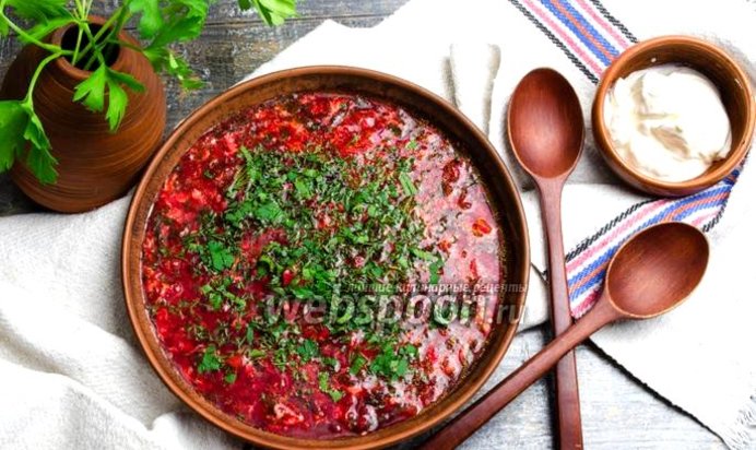 Борщ со щавелем и свёклой