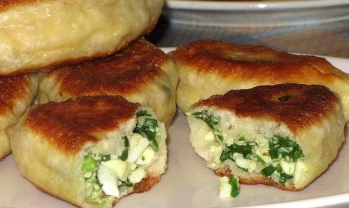 Жареные пирожки с луком
