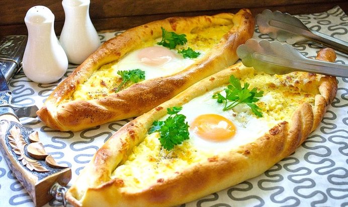 Хачапури по-аджарски