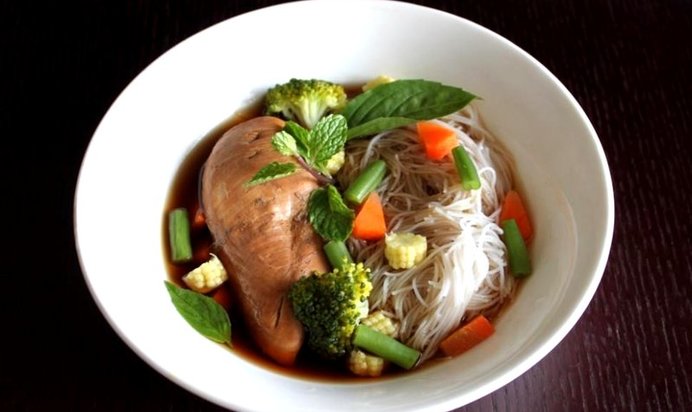 Курица в бульоне мастер сток