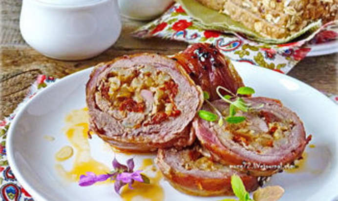 Индейка, начиненная перловкой и вялеными томатами