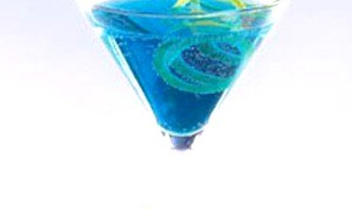 Коктейль «Голубая лагуна» с водкой