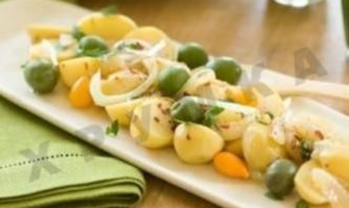 Картофельный салат по-гречески с оливками