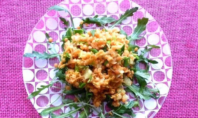 Салат с красной чечевицей