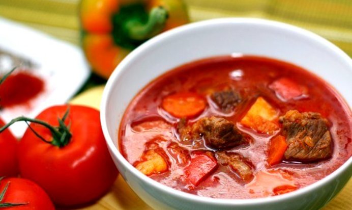 Гуляш с картофелем