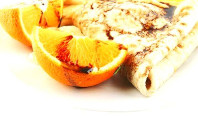 Апельсиновые блины из овсянки с курагой