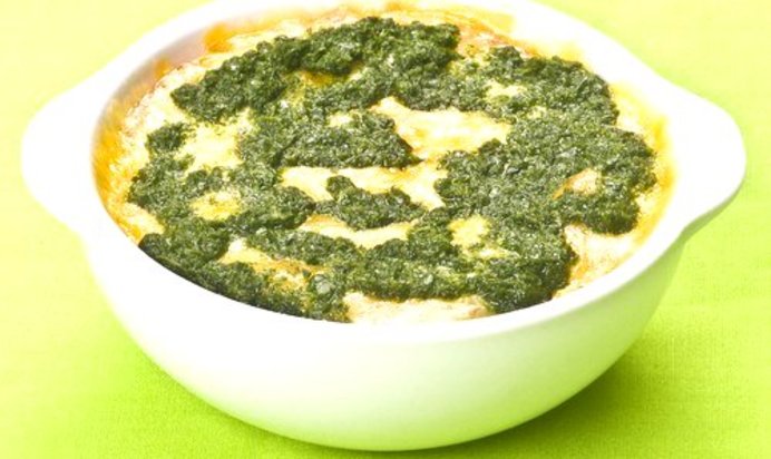 Горячая закуска из шпината и артишоков с сыром