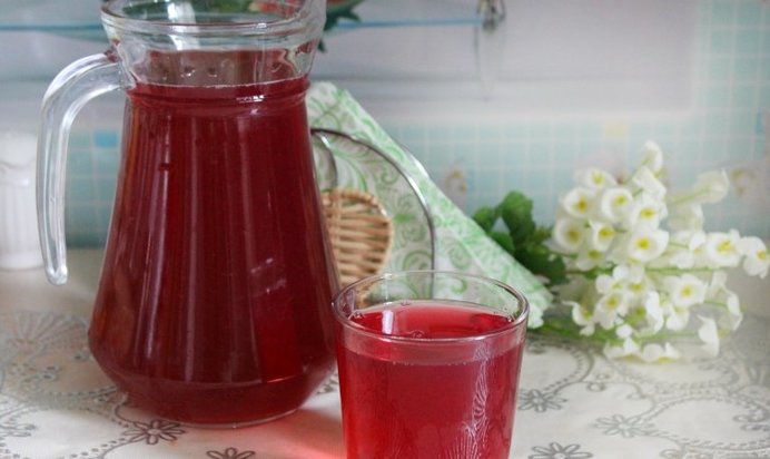 Смородиновый компот с корицей