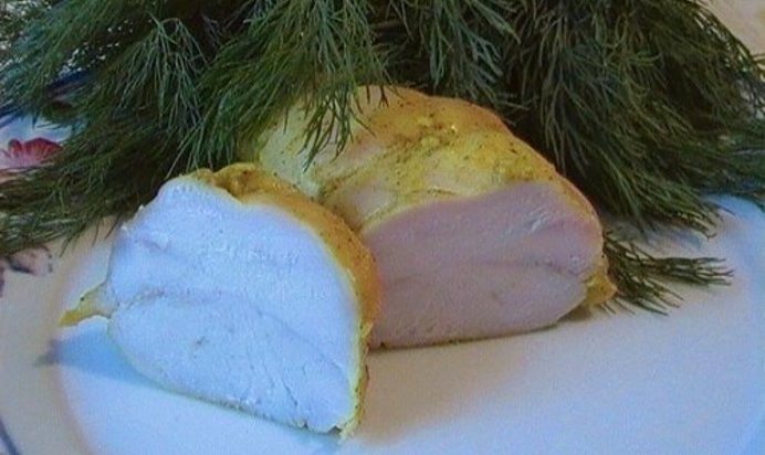 Куриные грудки в бульоне