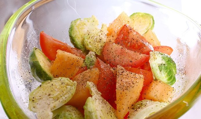 Дынно-овощной салат