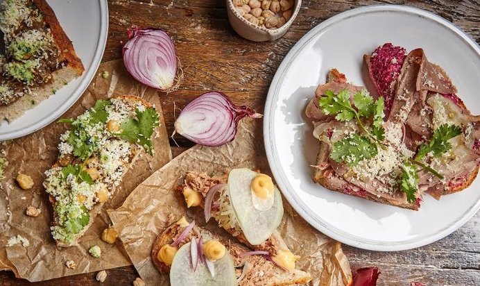 Брускетта с тунцом