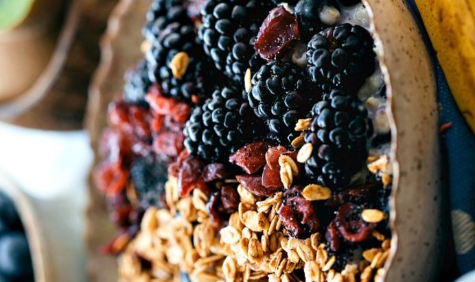 Овсянка с кокосовым молоком и ягодами