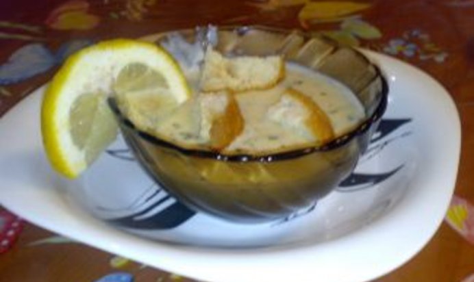 Крем суп с креветками и сыром фета