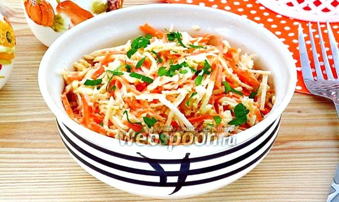 Салат из редьки, моркови и яблок с майонезом