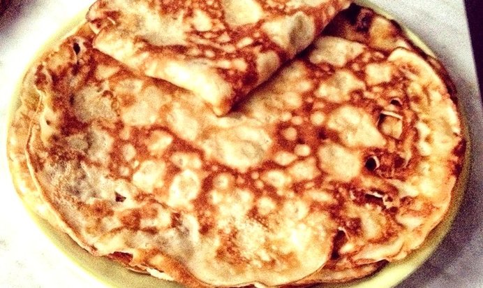 Простые тонкие блины на молоке