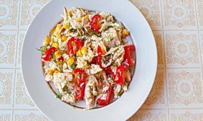 Салат с кольраби и корнем петрушки