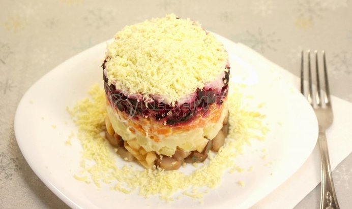 Салат из яблок с грецкими орехами