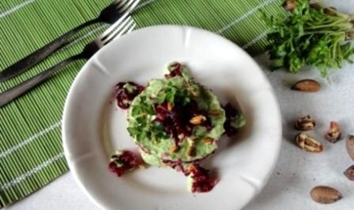 Свекольный салат с авокадо