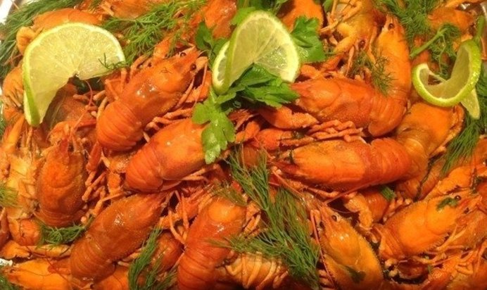 Салат с ветчиной и огурцами