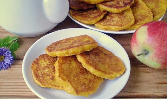 Оладьи из тыквы и яблок